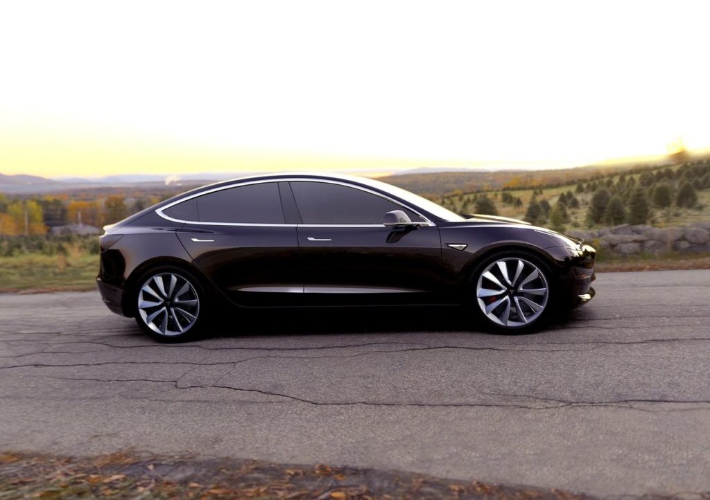 Tesla Model 3: la presentazione ci sarà il prossimo mese di Luglio