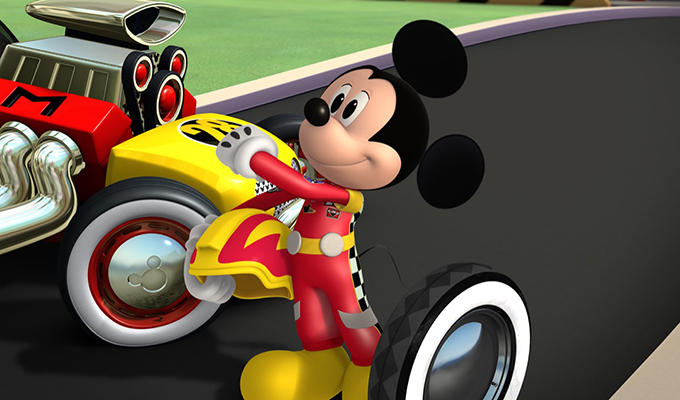 Topolino e gli Amici del Rally, la nuova serie Disney con Guido Meda e Neri Marcorè [VIDEO]