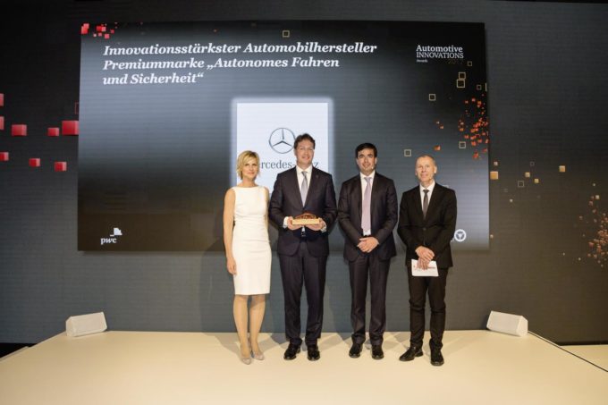 Mercedes Classe E vince il premio AutomotiveINNOVATIONS