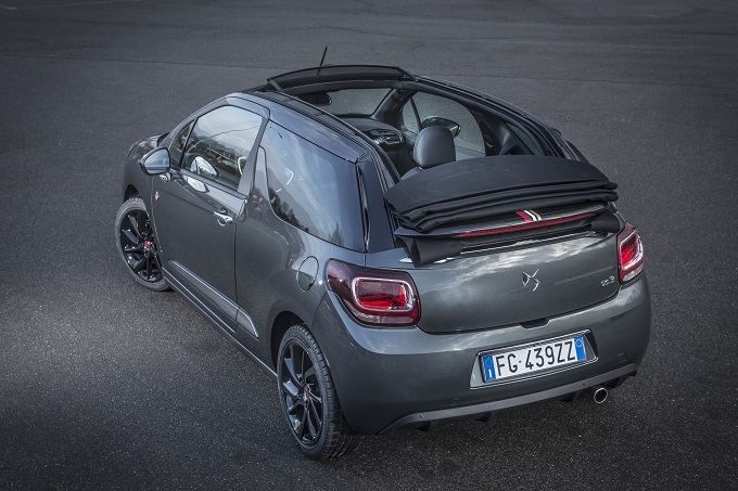 DS3 Cabrio Performance Line: stile glamour e dinamismo [VIDEO]