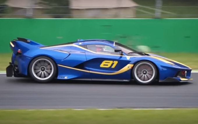 Ferrari FXX K: concerto di V12 all’Autodromo di Monza [VIDEO]