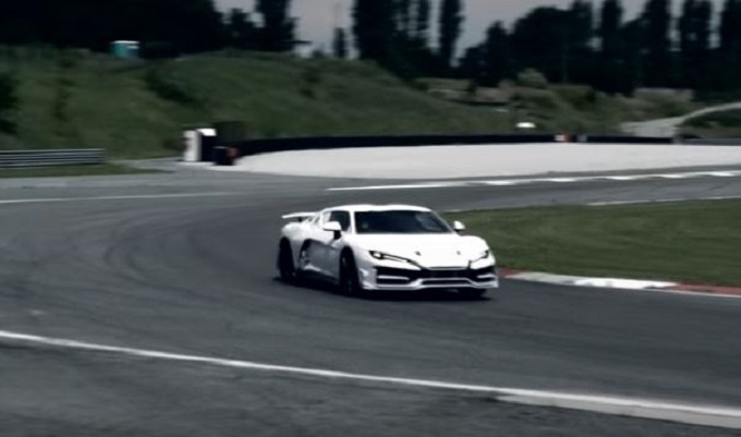 Italdesign Zerouno: l’esclusiva supercar ruggisce in pista [VIDEO]