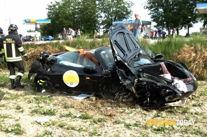 Mille Miglia 2017: violento incidente per una Ferrari 458 Spider