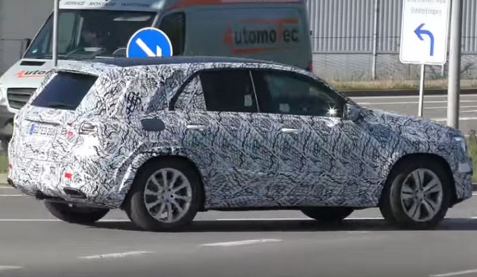 Nuova Mercedes GLE catturata durante i collaudi [VIDEO SPIA]