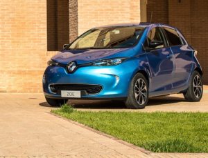 Nuova Renault Zoe: l’elettrica che si ricarica velocemente e offre 400 km d’autonomia [FOTO]
