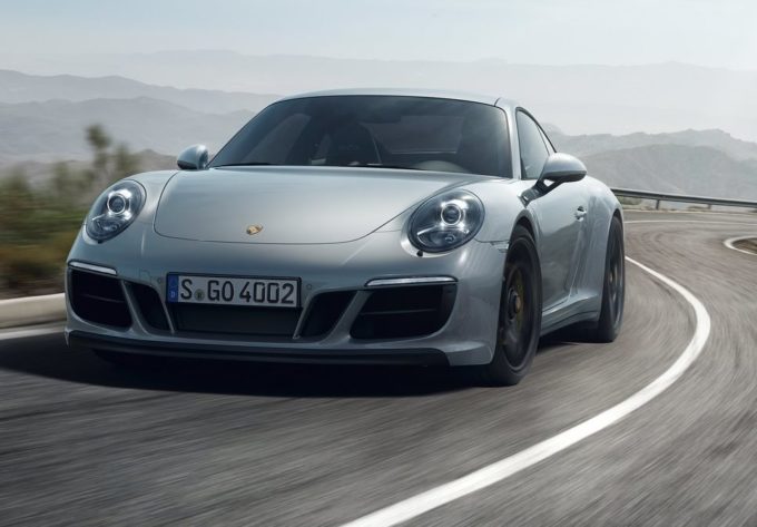 Porsche 911 Carrera GTS, blitz fulmineo al Nürburgring: giro in 7′:23,77” [VIDEO]