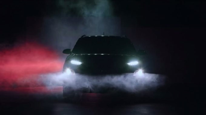 Hyundai KONA: un filmato comincia a svelare il design [VIDEO TEASER]