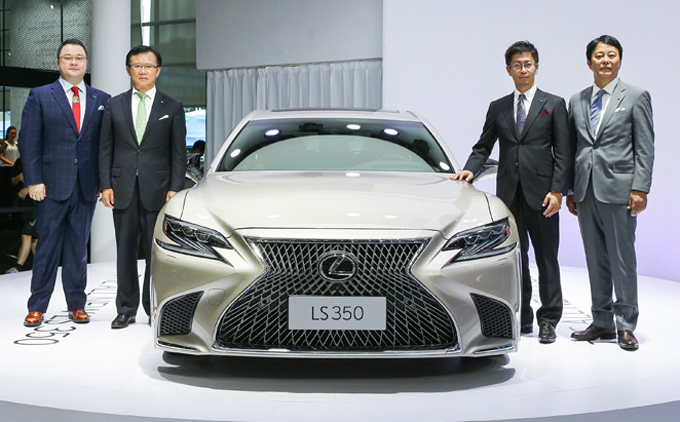 Lexus LS 350: l’entry level debutta al Shenzhen-Hong Kong-Macao International Auto Show