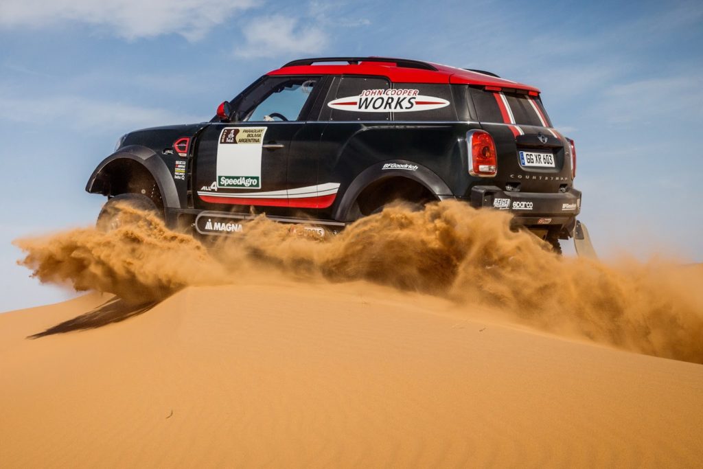 MINI John Cooper Works Rally: test nel deserto [VIDEO]