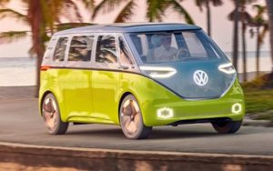 Volkswagen I.D. Buzz, Wolfsburg conferma: “Il minivan elettrico entrerà in produzione”