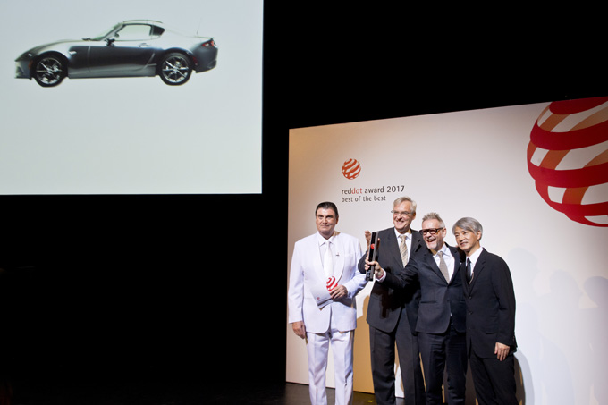 Mazda MX-5 RF: vincitrice del premio “Red Dot: Best of the Best”