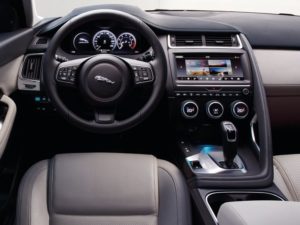 Jaguar E-PACE: infotainment e connettività ai massimi livelli