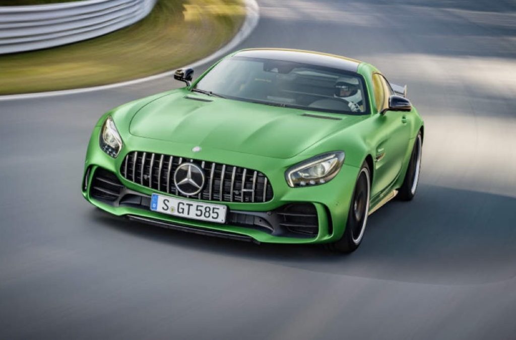 Mercedes-AMG GT R: a bordo per un giro veloce sulla pista di Vallelunga [VIDEO]