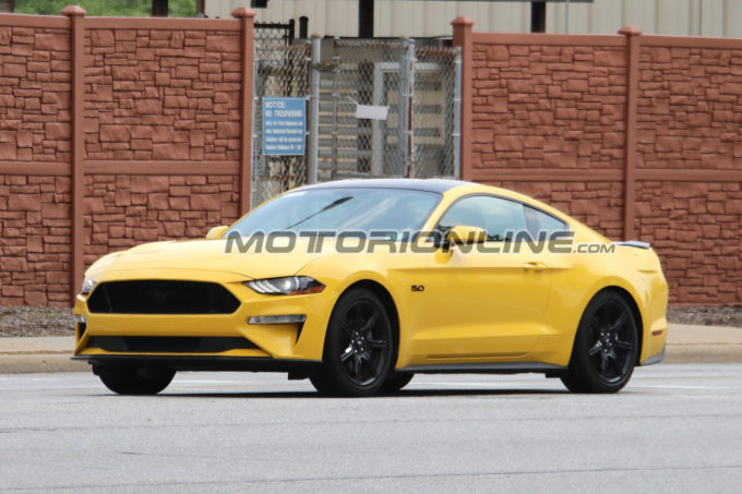 Ford Mustang GT MY 2018 Black Accent Pack foto spia 15 Luglio 2017