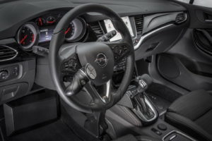 Opel viene incontro ai disabili con l’introduzione di nuovi comandi manuali ad hoc [FOTO]