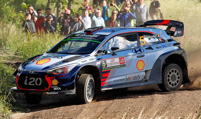 WRC, Rally di Polonia: Neuville guida la doppietta Hyundai, terzo Ogier