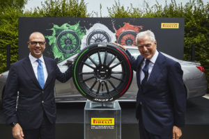 Pirelli a fianco degli ambasciatori italiani con gli pneumatici Tricolore