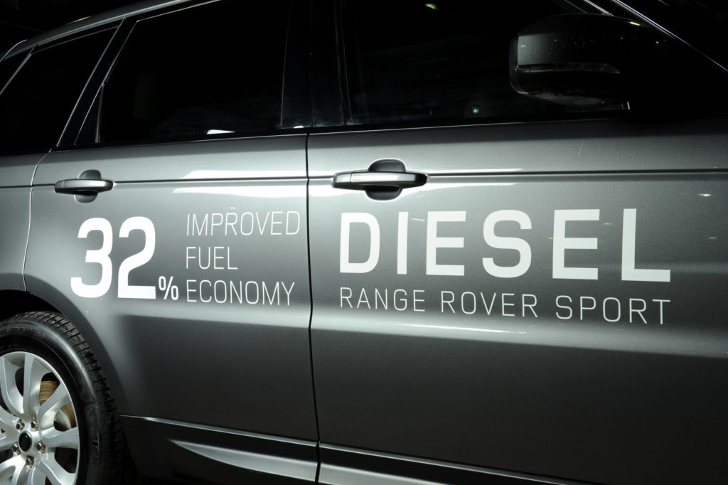 Il Regno Unito punta a vietare la vendita di auto a benzina e diesel dal 2040