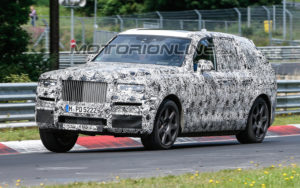 Rolls-Royce Cullinan: il primo SUV prosegue i collaudi al Nürburgring [FOTO SPIA]