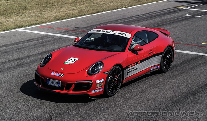 Porsche 911 GTS MY 2017: test drive a tutto gas con le Michelin Pilot Sport 4S [VIDEO e FOTO]