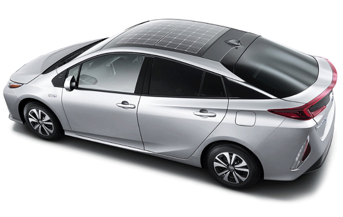 Toyota Prius PHV: l’ibrida con i pannelli solari Panasonic