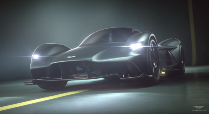 Aston Martin Valkyrie: hypercar esagerata [VIDEO]