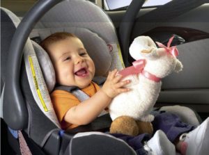 Bambini in auto: come trasportarli in sicurezza, consigli sulla scelta del seggiolino