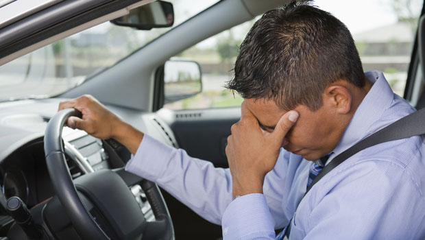 Colpo di sonno in auto: come evitarlo, consigli e soluzioni