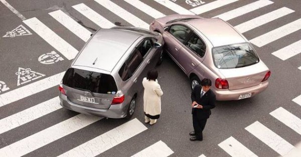 Incidente auto e concorso di colpa: cosa succede se la colpa è di entrambi i conducenti?