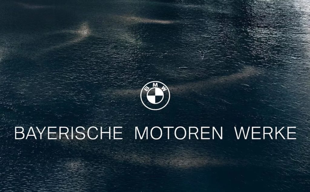 BMW annuncia un nuovo logo bianco e nero dedicato ai modelli più esclusivi [VIDEO]