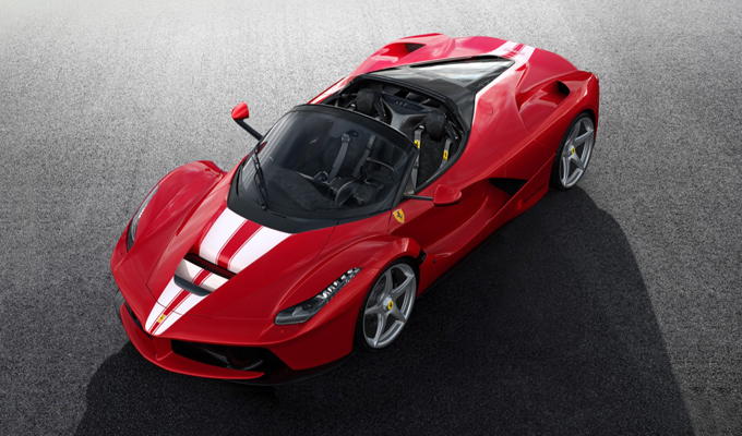 Ferrari: un esclusivo esemplare di LaFerrari Aperta all’asta per Save the Children [FOTO]