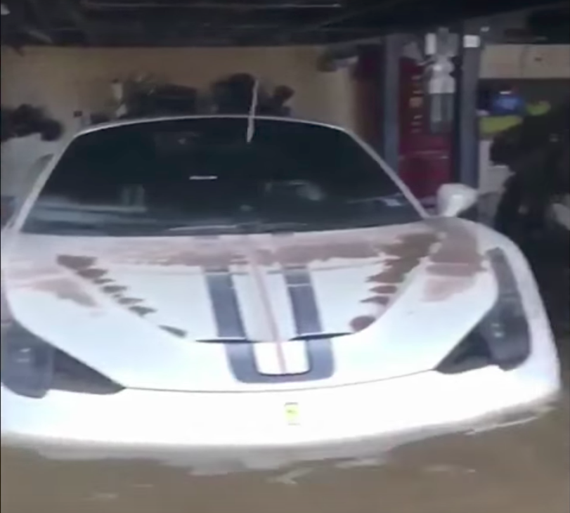 Ferrari: le auto devastate dall’uragano Harvey [VIDEO]
