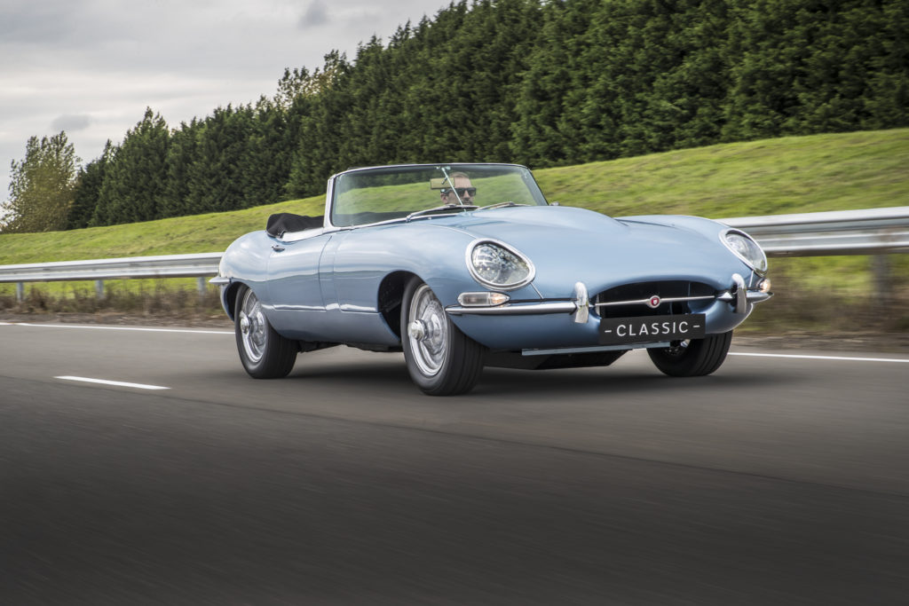 Jaguar E-type Zero: “l’auto più bella del mondo” diventa elettrica [FOTO e VIDEO]