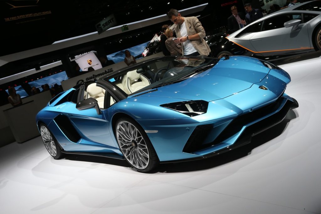 Lamborghini Aventador S Roadster: a Francoforte perde il tetto ma non il fascino [FOTO LIVE]