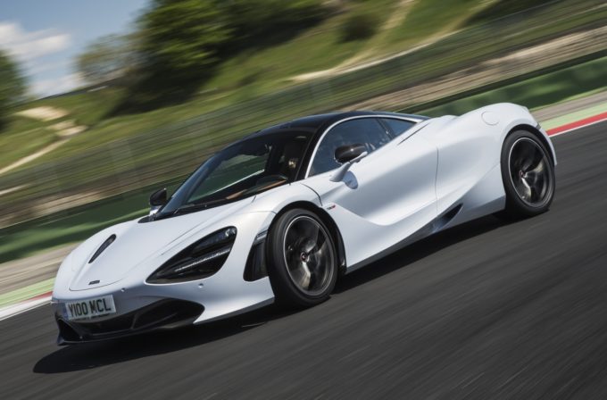 McLaren al Monaco Yacht Show 2017 con la 720S e la 570S Spider