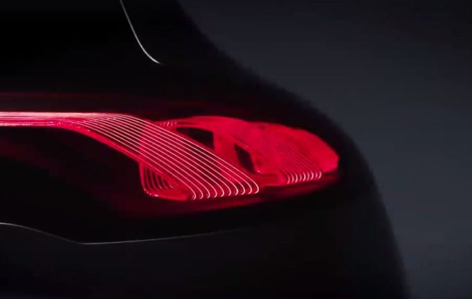 Mercedes EQ A Concept: la risposta della Stella alla Tesla Model 3 [VIDEO TEASER]