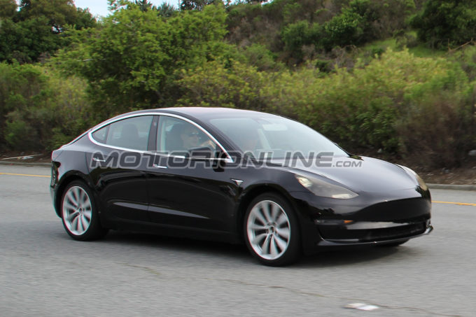 Tesla: Model 3 e Model Y potrebbero rappresentare il 50% delle auto elettriche in circolazione nel 2020