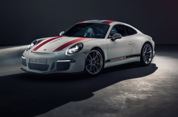 Porsche potrebbe lanciare una 911 più accessibile dedicata ai puristi della guida