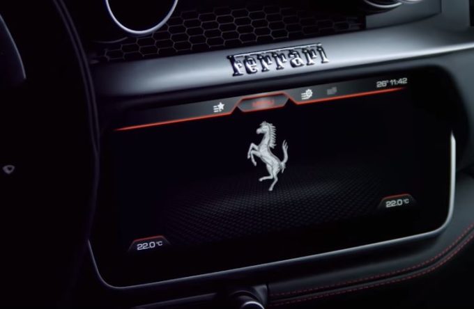Ferrari Portofino: focus su interni e infotainment [VIDEO]