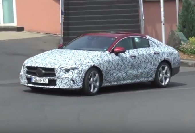 Mercedes CLS MY 2018: lussuosa e veloce mentre gira al Nurburgring [VIDEO SPIA]