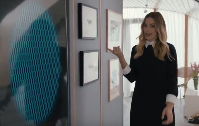 L’attrice Margot Robbie ambasciatrice Nissan per veicoli elettrici e mobilità intelligente [VIDEO]