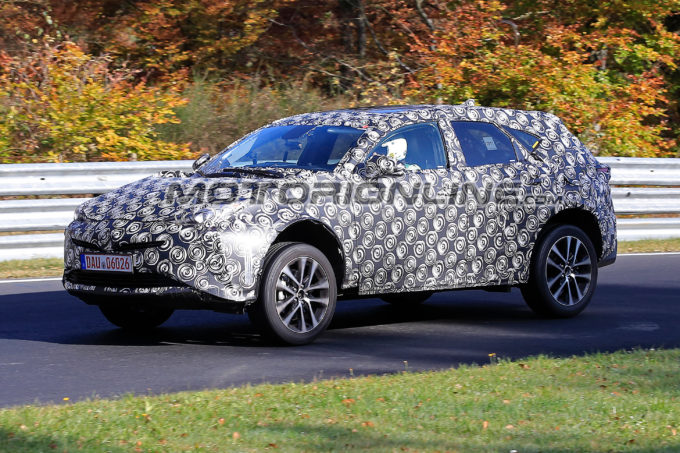 Toyota Prius+ foto spia 20 ottobre 2017