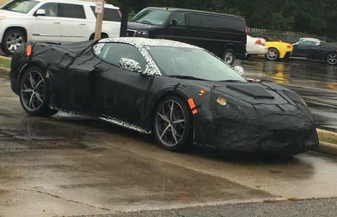 Corvette C8: l’ottava generazione si rivede in strada [FOTO SPIA]