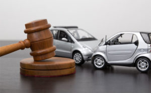 Incidente auto: quando chiamare l’avvocato?