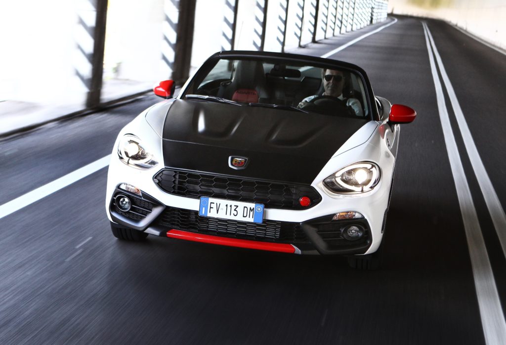 Motor Show 2017: Abarth schiera le sportive 124 Spider e 695 Rivale