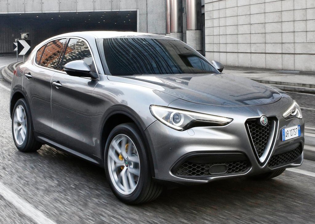 Alfa Romeo Stelvio, a ottobre 2017 le vendite in Italia sono ai livelli dell’Audi Q3