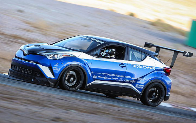 Toyota C-HR R-Tuned: il CUV più veloce al mondo sogna il Nurburgring