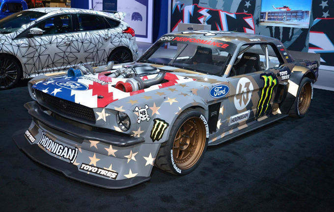 Hoonicorn V2: la drift car da 1.400 CV di Ken Block al SEMA Show