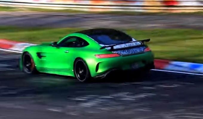 Mercedes-AMG GT R Black Series: prototipo filmato al Nurburgring [VIDEO SPIA]