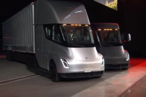 Tesla Semi Truck, ecco il camion elettrico con 800 km d’autonomia [FOTO]